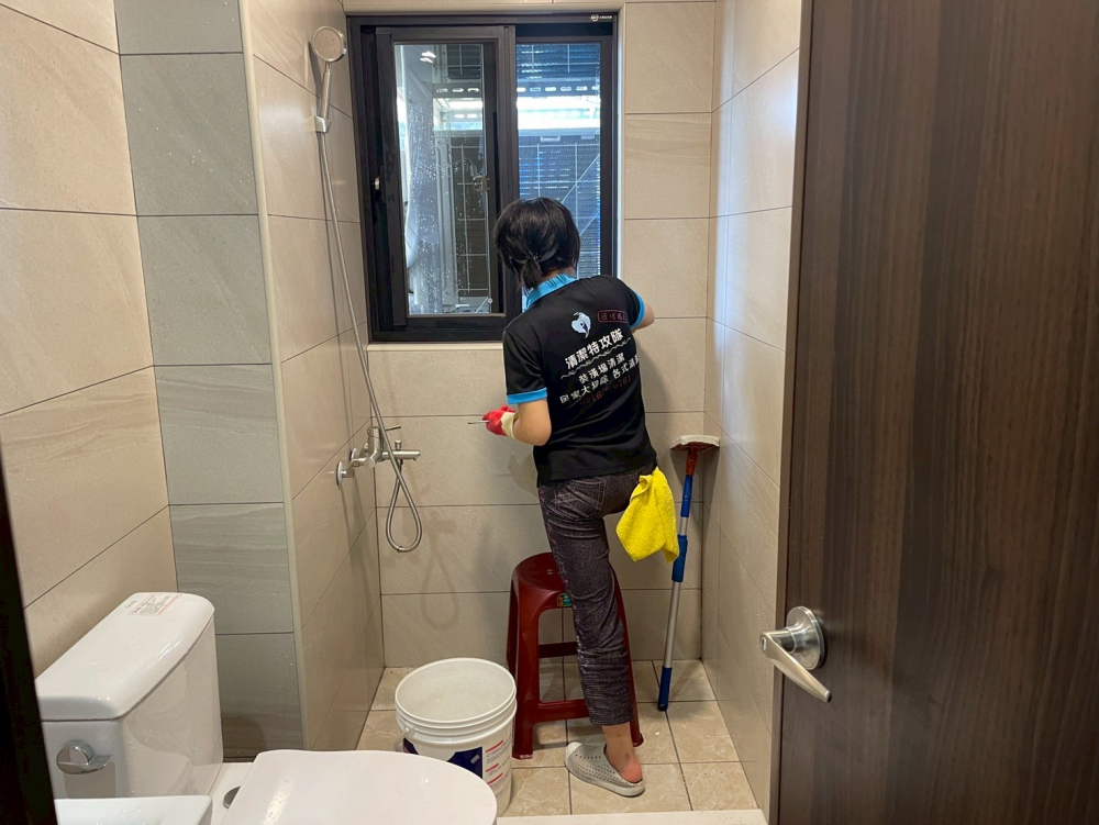 LINE_ALBUM_外埔-裝潢細清_251020_7