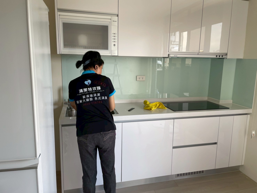 LINE_ALBUM_外埔-裝潢細清_251020_9